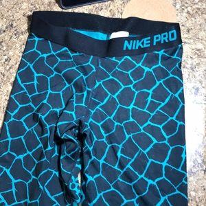 Nike Women’s nike pro dri-fit leggings